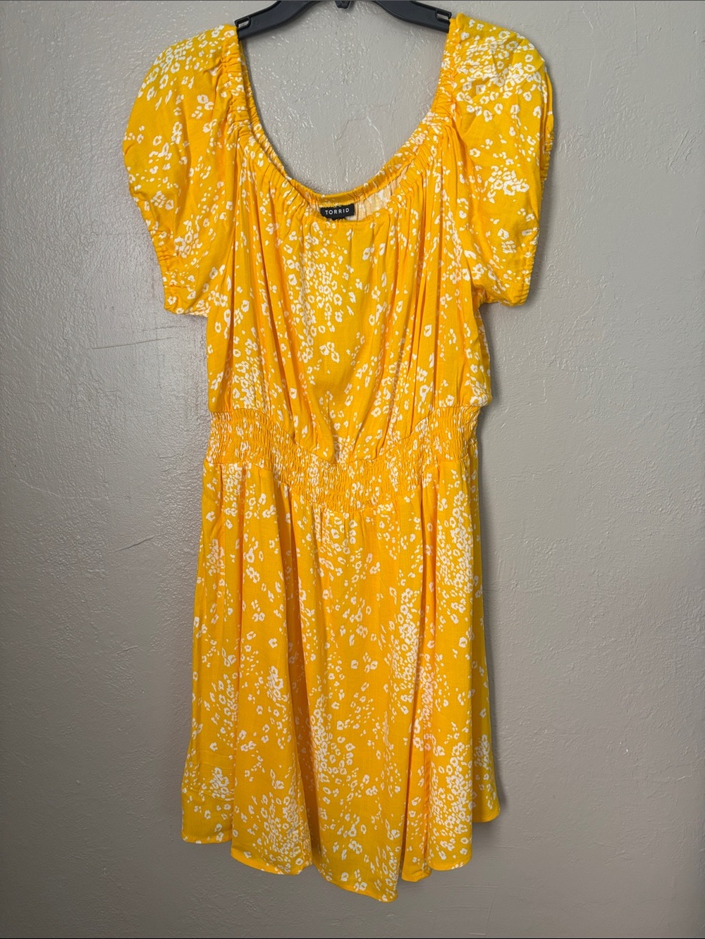 Torrid Mini Lenny Smocked Off-Shoulder Dress Women’s Plus Size 1X Yellow Leopard